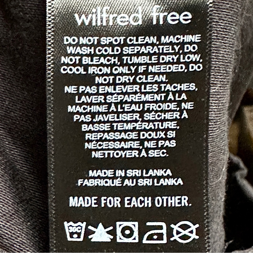 Aritzia Wilfred Free Gaia Cargo Pants // Black // Size 8 // NWT - Picture 14 of 14